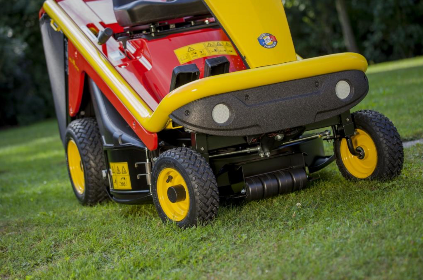 TRACTOR CORTACÉSPED Serie A80 B2