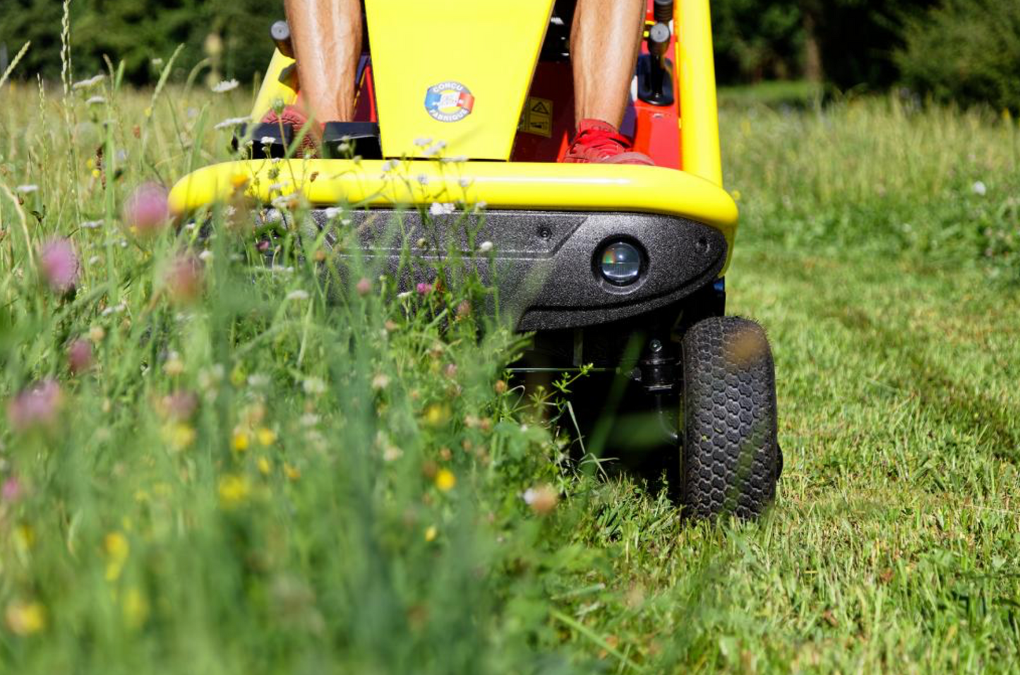 TRACTOR CORTACÉSPED Serie A80 B2