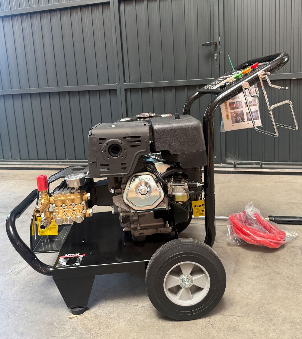 Hidrolimpiadora gasolina Roteco LB 250 A — 15 HP 18l/min 250 bar